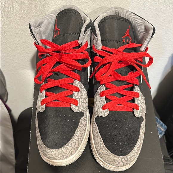 Jordan Sneakers with Red and Black Accents - Picture 5 of 5